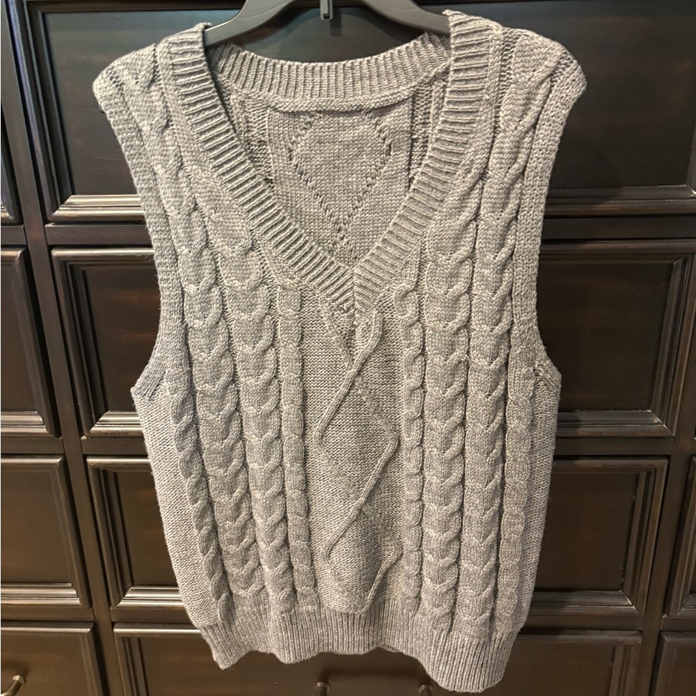 Classic Cable Knit V-Neck Sweater Vest - Gray